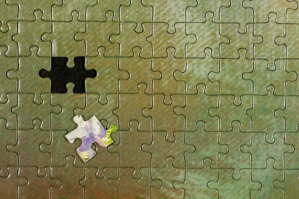 Puzzle Smontato Con Ultimo Pezzo Sbagliato Impossibile Riempire — Foto Stock
