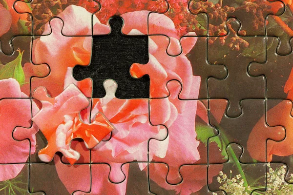 Puzzle Smontato Attesa Dell Ultimo Pezzo Assemblare Riempimento Completo — Foto Stock