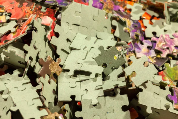 Rozmontowane Puzzle Kolorowe Kawałki — Zdjęcie stockowe
