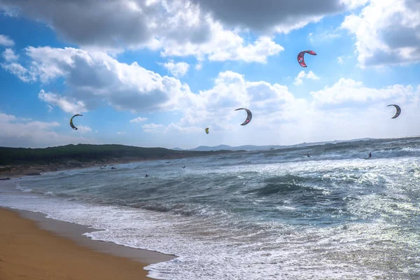 Kitesurfer Der Malerischen Mittelmeerküste Sardinien Italien Europa — Stockfoto