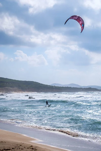 Kite Surfer Costa Mediterránea Escénica Cerdeña Italia Europa — Foto de Stock