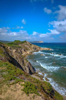 Sardunya, İtalya, Avrupa'nın Akdeniz sahilinde kayalık sahil