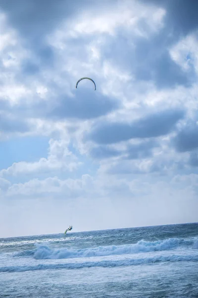 Kitesurfer Der Malerischen Mittelmeerküste Sardinien Italien Europa — Stockfoto