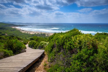 Sardunya, İtalya, Avrupa'nın doğal Akdeniz sahil yolu