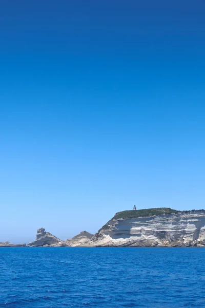 岩石海岸在地中海海岸在撒丁岛 意大利 — 图库照片