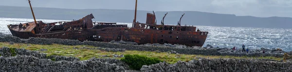 Naufrage Rouillé Sur Côte Pittoresque Des Îles Aran Baie Galway — Photo