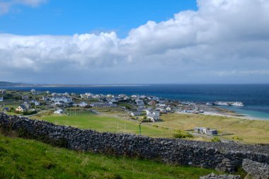 Çiftlik ve antik duvarlar, Beara Yarımadası, Cork, Irlanda Cumhuriyeti, Ingiliz Isles, Avrupa ile kırsal