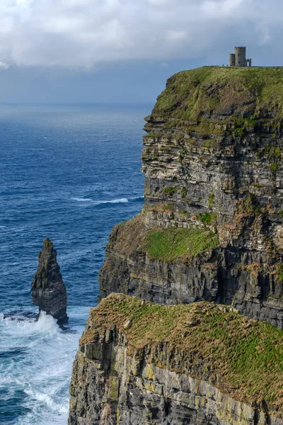 アイルランド ヨーロッパの風光明媚な岩の海沿岸 — ストック写真