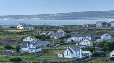 Çiftlik ve antik duvarlar, Beara Yarımadası, Cork, Irlanda Cumhuriyeti, Ingiliz Isles, Avrupa ile kırsal