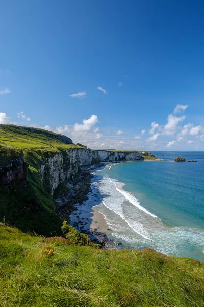 アイルランド ヨーロッパの風光明媚な岩の海沿岸 — ストック写真