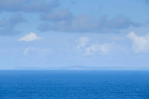 Silhouettes Collines Sur Côte Rocheuse Pittoresque Mer Irlande Europe — Photo