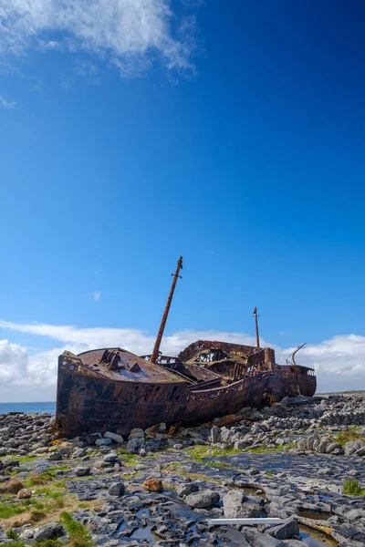 Naufrage Rouillé Sur Côte Pittoresque Des Îles Aran Baie Galway — Photo