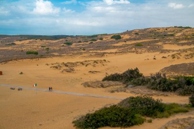 İtalya 'nın Saline çölündeki yol manzarası