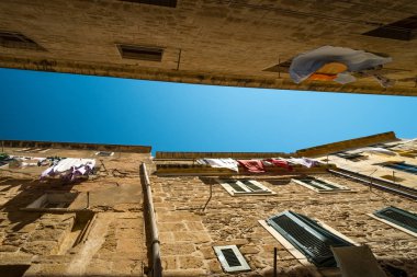 Fransa 'nın Korsika şehrinde kıyı manzarası