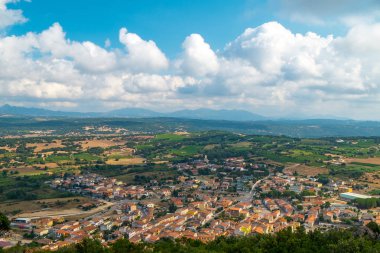 Fransa 'nın Korsika şehrinde kıyı manzarası