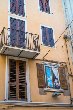 Fransa 'nın Korsika şehrinde kıyı manzarası