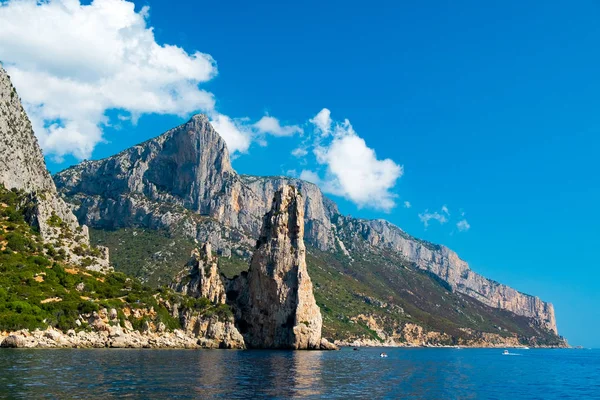 Korsika tatil beldesinde Rocky shore, Fransa