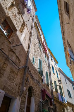 Fransa 'nın Korsika şehrinde kıyı manzarası