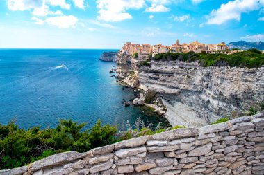 Korsika Bonifacio kıyı kenti ve antik duvar, Fransa