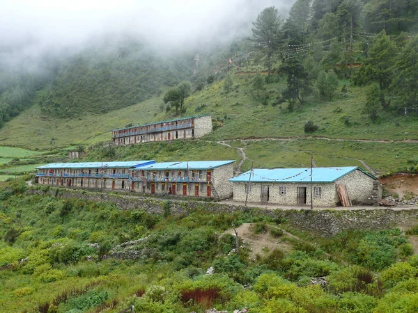 Monniken school en slaapzaal - Lho klooster - Nepal — Stockfoto