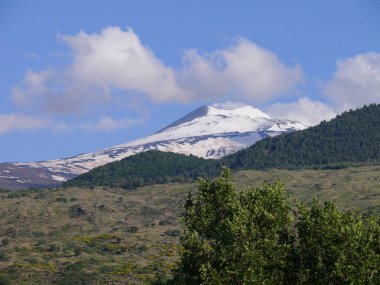 Etna Dağı, güzel görünüm yanardağ güneşli bahar günü Etna'Zirvesi