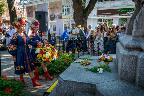 Poltawa, ukraine - 09. September 2019: Feier des 250. Jahrestages der Geburt eines prominenten ukrainischen Schriftstellers, Dichters, Schriftstellers, Dramatikers, Gründers der neuen ukrainischen Literatur und Pu — Stockfoto