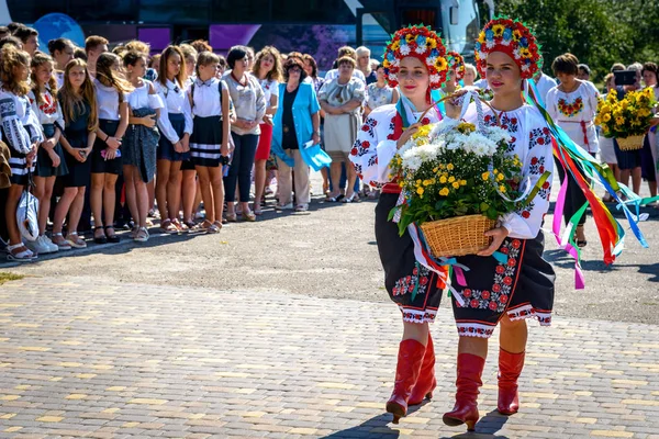 Poltava-yaresk, Ukraine - 10. September 2019: Veranstaltungen anlässlich des 125. Geburtstages des prominenten ukrainischen Filmregisseurs Alexander Dovzhenko und der Vorstellung der touristischen Route. — Stockfoto