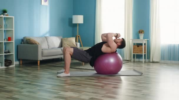 Man Is Doing Upper Crunches on Stability Ball — Stock Video