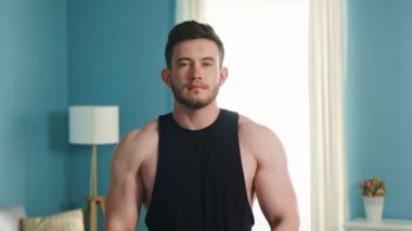 Genç Atletik Adam 'ın Portresi