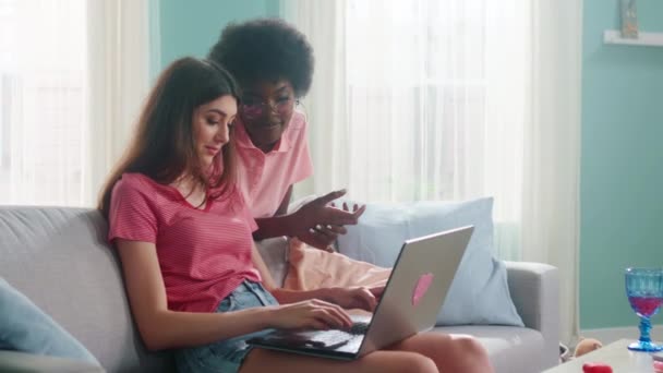 Young Woman Student Support Her Best Friend — Stock Video