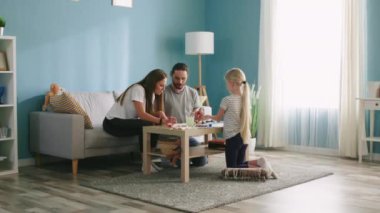 Yaratıcı Aile Çizimden Büyülendi