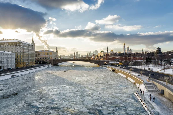 Blick Auf Den Sonnenuntergang Von Der Schwimmenden Brücke Über Dem — Stockfoto