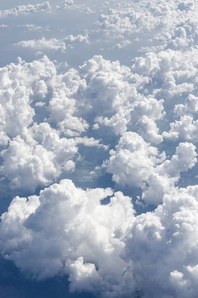 Sunny View Της Ατμόσφαιρας Πάνω Από Σύννεφα Στην Ευρώπη — Φωτογραφία Αρχείου