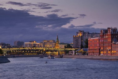 Moskova, Rusya 'nın tarihi merkezinin günbatımı görünümü.