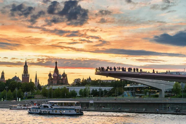 Floating Bridge Zaryadye Park One Main Tourist Attractions Moscow Kremlin — Stock Photo, Image