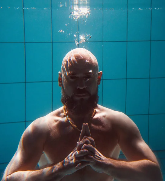 Portrait Muscles Beard Yoga Man Underwater Swimming Pool — Stock Photo, Image