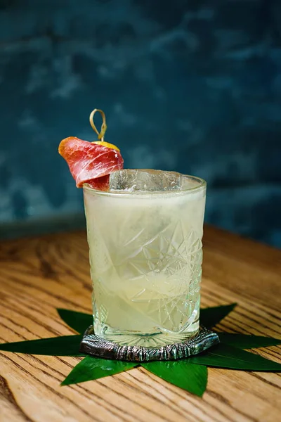 Cocktail Pêra Italiana Decorada Com Bacon Pêra — Fotografia de Stock