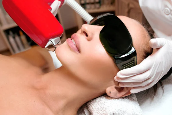 Bella Faccia Donna Depilazione Laser Gabinetto Epilation — Foto Stock