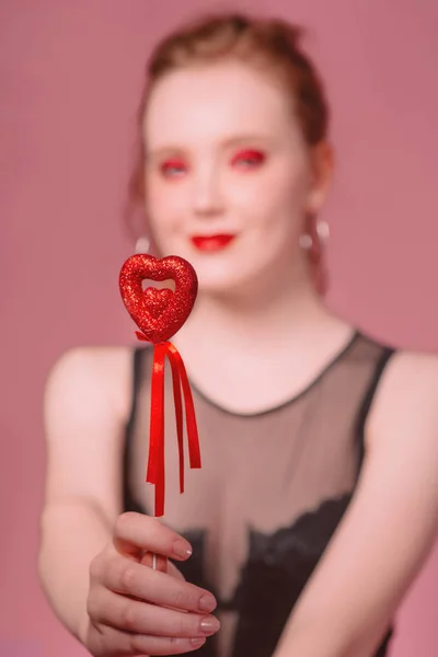 매력적인 여자의 초상화 메이크업 발렌타인의 그녀의 살아있는 — 스톡 사진