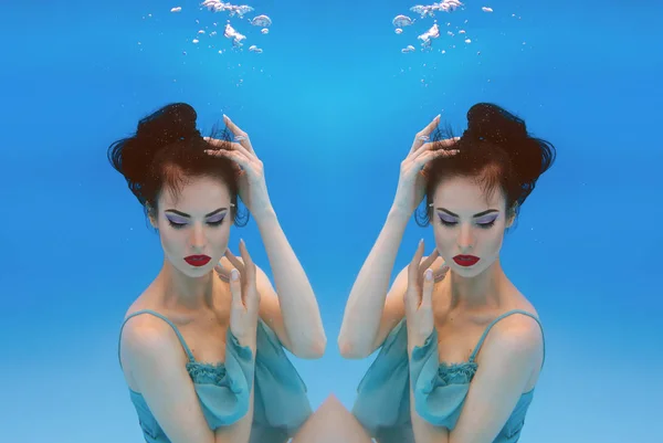 Surrealista Concepto Arte Azul Abstracto Futurista Patrón Ultravioleta Hermosa Mujer — Foto de Stock