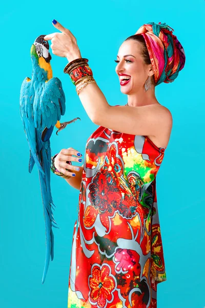 Portrait Young Laughting Attractive Woman African Style Ara Parrot Her — Stock Photo, Image