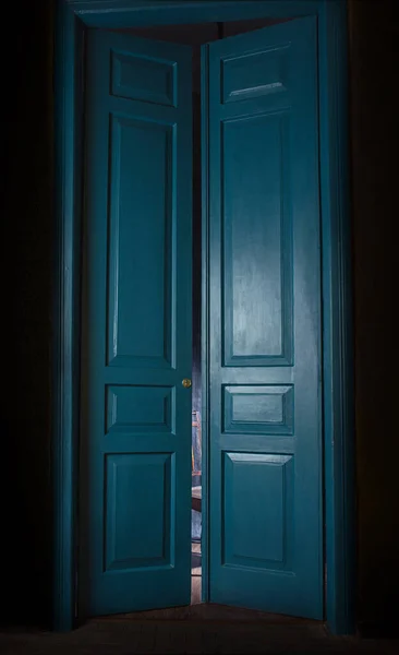 Azul Maciça Portas Vintage Interior Conceito Interior Antiquado — Fotografia de Stock