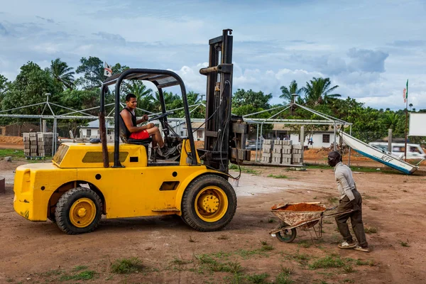 Yongoro Sierra Leona Junio 2013 África Occidental Dos Mujeres Desconocidas — Foto de Stock