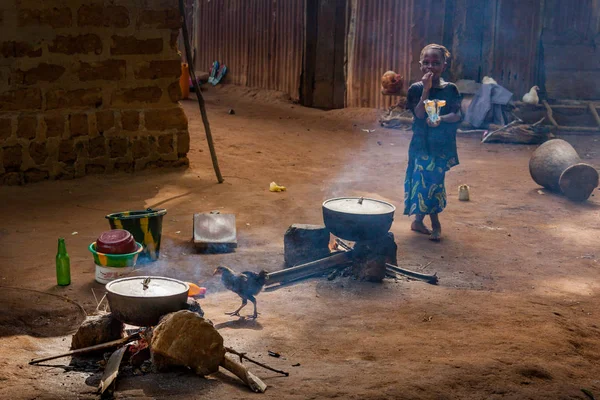 Yongoro Sierra Leone June 2013 West Africa Unknown Girl Kitchen — Stock Photo, Image