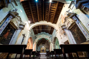Montemerano, Toskana - Maremma küçük ortaçağ köyünde. Kilise St George, Montemerano Grosseto, İtalya'dan 55 kilometre Maremma, kalbinde 12. yüzyıl iline