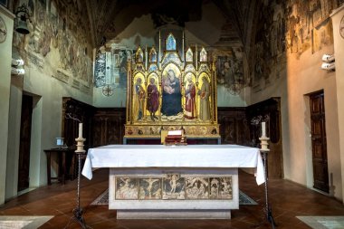 Montemerano, Toskana - Maremma küçük ortaçağ köyünde. Kilise St George, Montemerano Grosseto, İtalya'dan 55 kilometre Maremma, kalbinde 12. yüzyıl iline