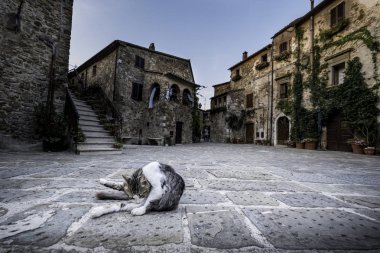 Montemerano, Toskana - Maremma küçük ortaçağ köyünde. Montemerano Grosseto, İtalya'dan 55 kilometre Maremma, kalbinde 12. yüzyıl iline