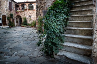 Montemerano, Toskana - Maremma küçük ortaçağ köyünde. Montemerano Grosseto, İtalya'dan 55 kilometre Maremma, kalbinde 12. yüzyıl iline