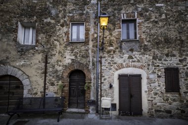 Montemerano, Toskana - Maremma küçük ortaçağ köyünde. Montemerano Grosseto, İtalya'dan 55 kilometre Maremma, kalbinde 12. yüzyıl iline