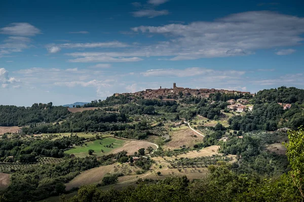 Radicondoli Siena Toskánsko Panoramatický Pohled Radicondoli Toskánsku Nedalekého Kopce Můžete — Stock fotografie
